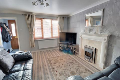 19 Berkeley Close, Hucclecote, Gloucester, GL3 3TG
