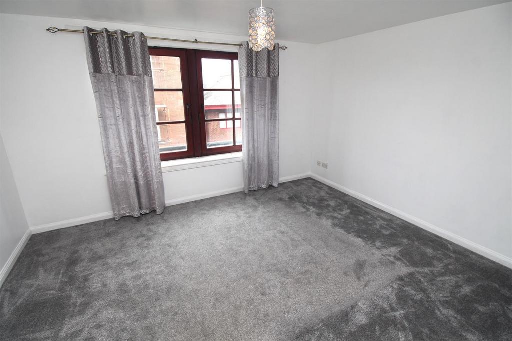 Holmscroft Street, Greenock 2 bed flat for sale £32,500