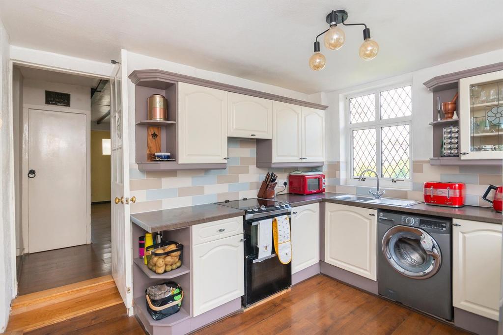 DAOREUVELLEB72 - Kitchen C.jpg