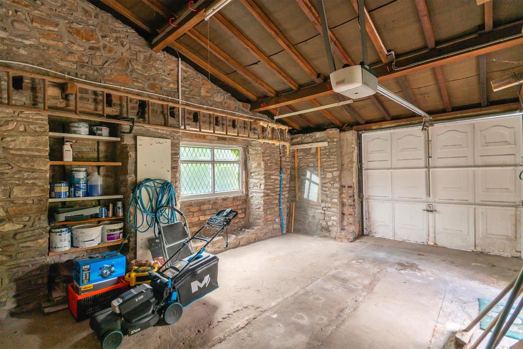 DAOREUVELLEB72 - Garage A.jpg