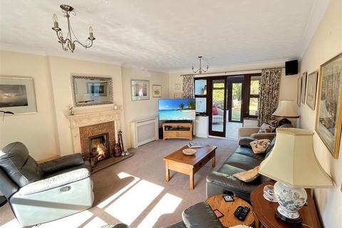 4 bedroom detached house for sale, Mersea Avenue, West Mersea Colchester CO5
