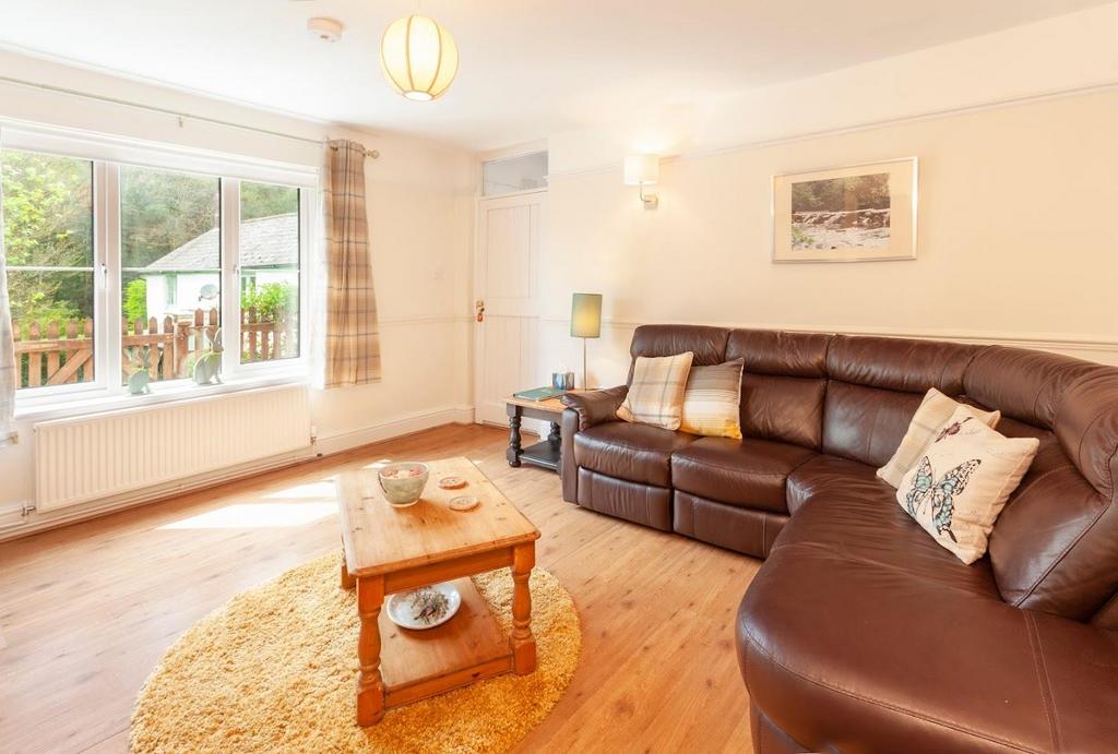 Sitting room with sofa.jpg
