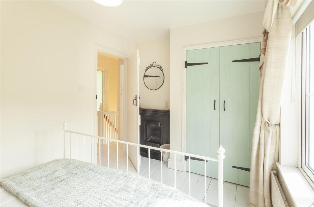 Main bedrooom .jpg