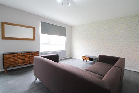 4 bedroom apartment to rent, Westfield Court, Westfield Road, Hyde Park, Leeds, LS3 1DL