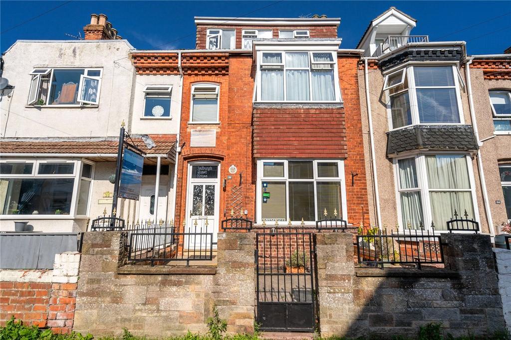 Albert Road, Cleethorpes, Lincolnshire, DN35 8 bed terraced house for