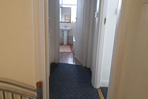 4 bedroom house to rent, Cavendish Road, London