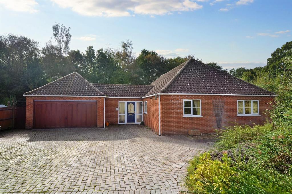 Charles Ewing Close, Aylsham 3 bed detached bungalow for sale £550,000