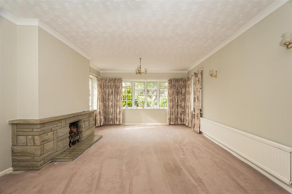 8 Londesborough Road, Cranswick, Driffield, YO25 9PL 3 bed detached