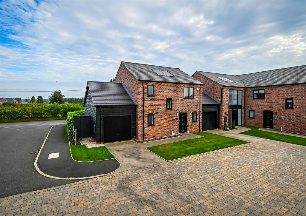 10 Lower Lanes Meadow, Seisdon, Wolverhampton 3 bed link detached house