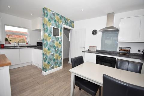18 Beacon Heath, Exeter, EX4 8NP