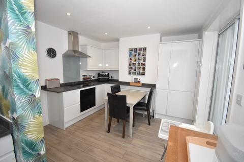 18 Beacon Heath, Exeter, EX4 8NP