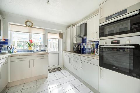 3 bedroom detached bungalow for sale - Kingsmead Close, Seaford