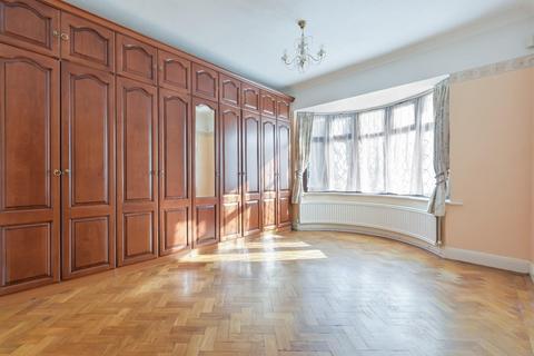 132 Brighton Road, Burgh Heath, Tadworth, KT20 6AQ