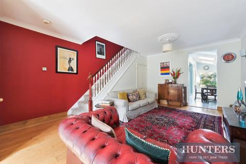 22 Lateward Road, Brentford, TW8 0PL