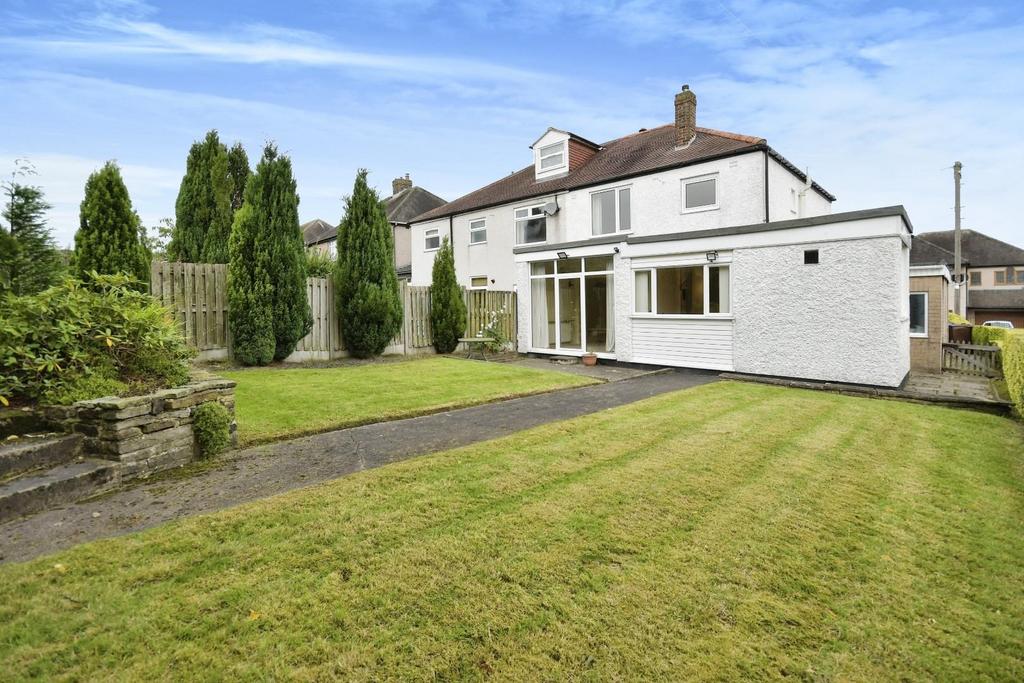 Westwick Road, Greenhill, Sheffield... 3 bed semidetached house for