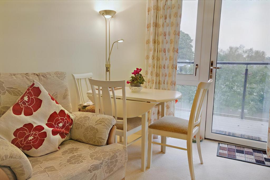 8572978-interior11-800.JPG