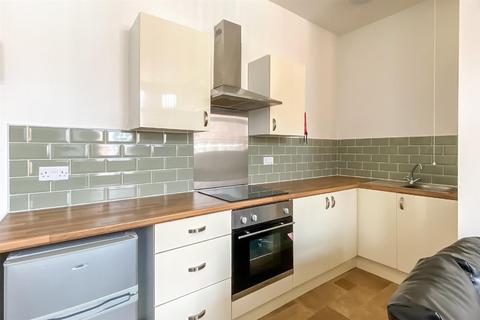 Studio to rent - Holyhead Road, Lower Coundon, Coventry