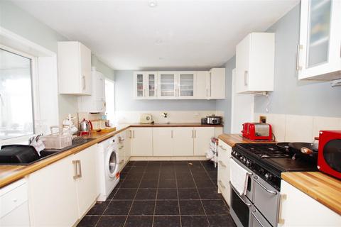 28 Conan Doyle Walk, Swindon, SN3 6JB