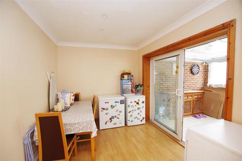 28 Conan Doyle Walk, Swindon, SN3 6JB