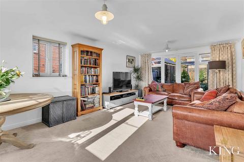 25 Shield Way, Bidford On Avon, Alcester, B50 4HA