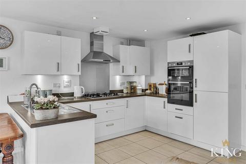 25 Shield Way, Bidford On Avon, Alcester, B50 4HA