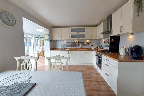 4 Brunel Close, Stourport-on-severn, DY13 8AW
