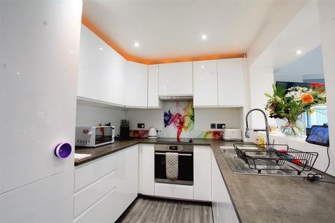 2 bedroom semi-detached house for sale - New Terrace
