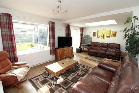 3 bedroom semi-detached house for sale, Lingwood Close, Danbury