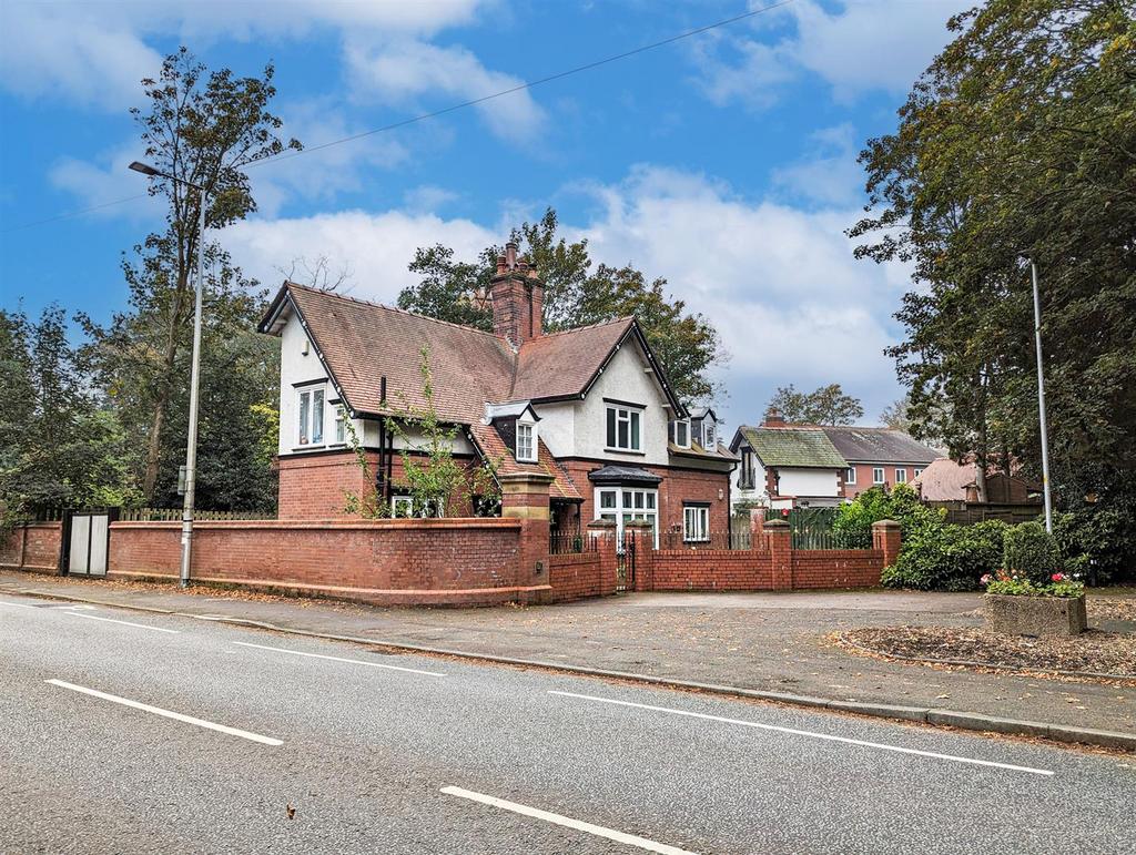 St Helens Road, Pennington, Leigh 4 bed detached house for sale £550,000