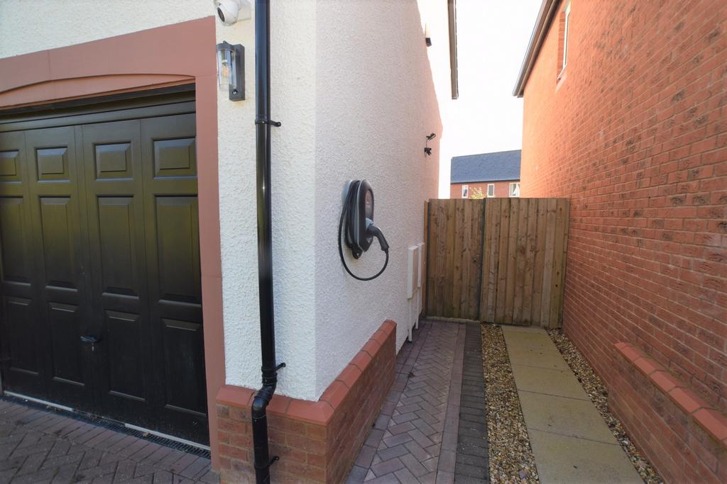 8 Carruthers Crescent, Dumfries, DG1 3 LF - Grieve