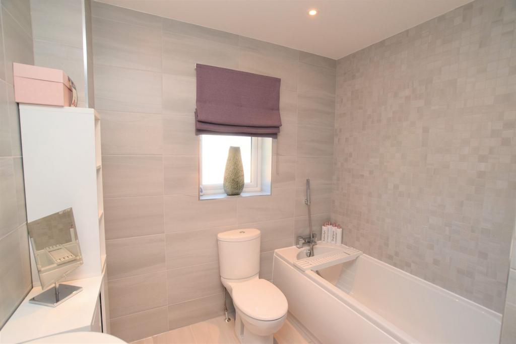8 Carruthers Crescent, Dumfries, DG1 3 LF - Grieve