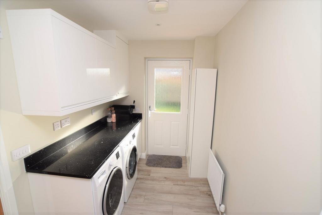 8 Carruthers Crescent, Dumfries, DG1 3 LF - Grieve