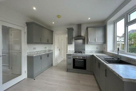3 bedroom semi-detached house to rent, Stuart Road, Halesowen, West Midlands, B62
