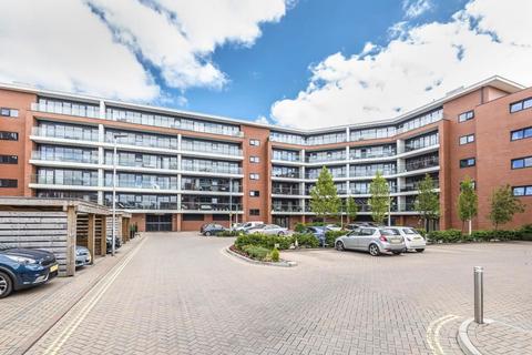 2 bedroom flat for sale - Chatham House, Racecourse Road, Newbury, Berkshire, RG14 7GJ