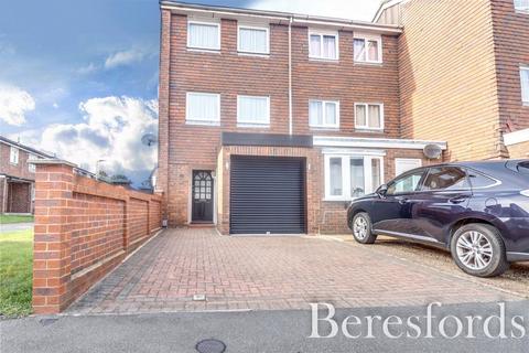 3 bedroom semi-detached house for sale - Hitchin Close, Romford, RM3