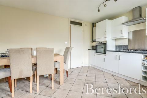 3 bedroom semi-detached house for sale, Hitchin Close, Romford, RM3