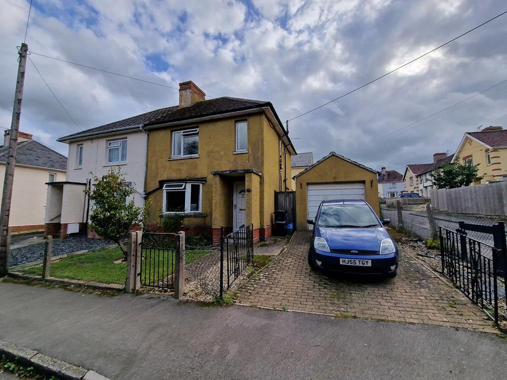 Severalls Park Avenue, Crewkerne, TA18 3 bed semidetached house £230,000