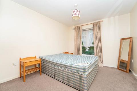48 Cheriton Close, London, W5 1TR