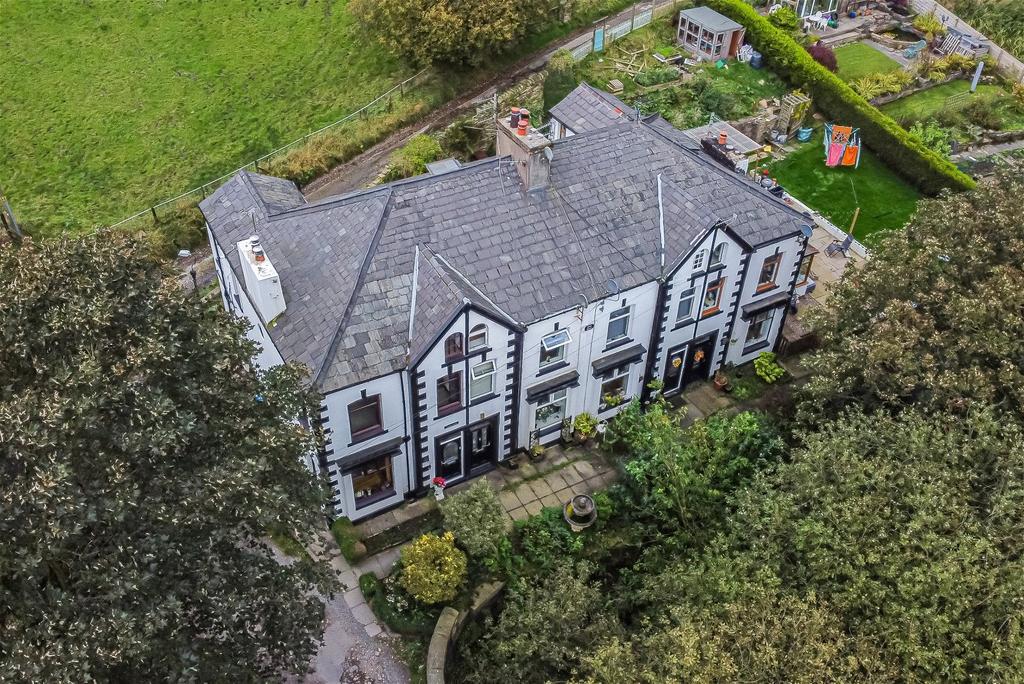 Alma Place, Accrington, BB5 2RR 3 bed equestrian property for sale £