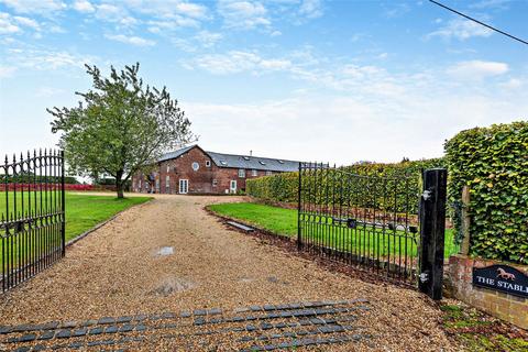 5 bedroom semi-detached house to rent, Castle Mill Lane, Altrincham, Cheshire, WA15