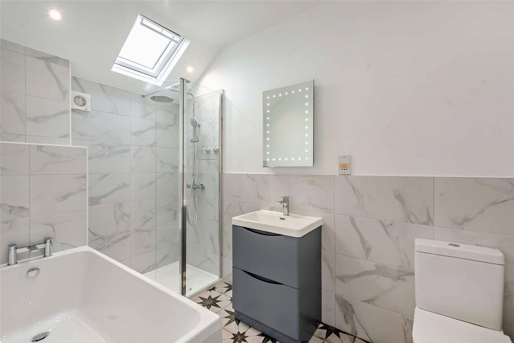Bed 2 En Suite