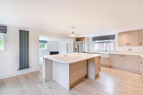 5 bedroom semi-detached house to rent, Castle Mill Lane, Altrincham, Cheshire, WA15