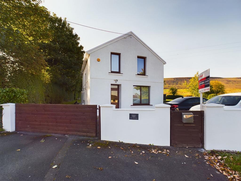 Hirwaun Road, Penywaun, CF44 3 bed detached house for sale £499,900