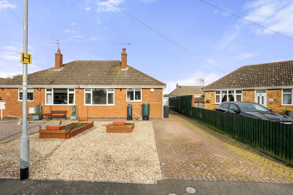 Forsyth Crescent, Skegness PE25 2 bed semidetached bungalow for sale £180,000