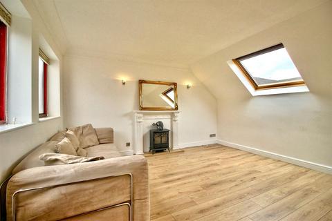 Flat 7, Avon Court, 5 Avon Street, Evesham, WR11 4JA