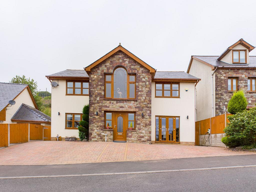 Marian Close, Tredegar, NP22 4 bed detached house £400,000