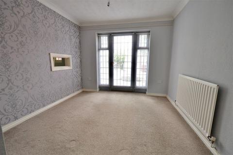 1 Andrews Drive, Evesham, WR11 2JN
