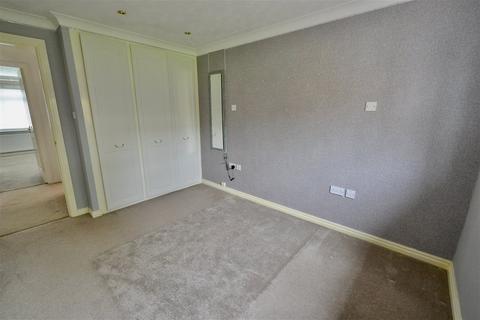 1 Andrews Drive, Evesham, WR11 2JN