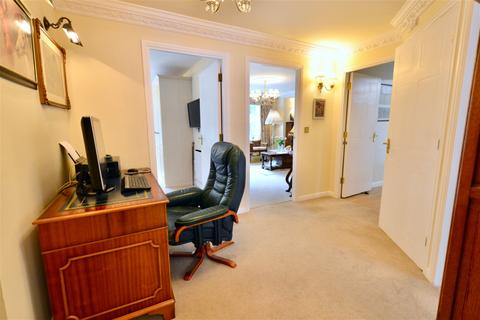 Evesham - 3 bedroom apartment for sale