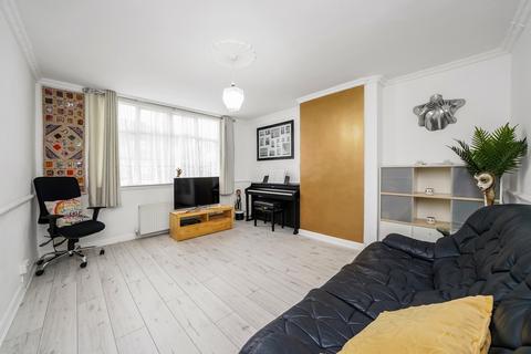 3 bedroom semi-detached house for sale - Sweet Briar Green, Edmonton, London, N9